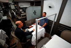 Из виртуальных баров в прозрачные кабинки. Новая ресторанная реальность. 