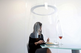 Из виртуальных баров в прозрачные кабинки. Новая ресторанная реальность. 